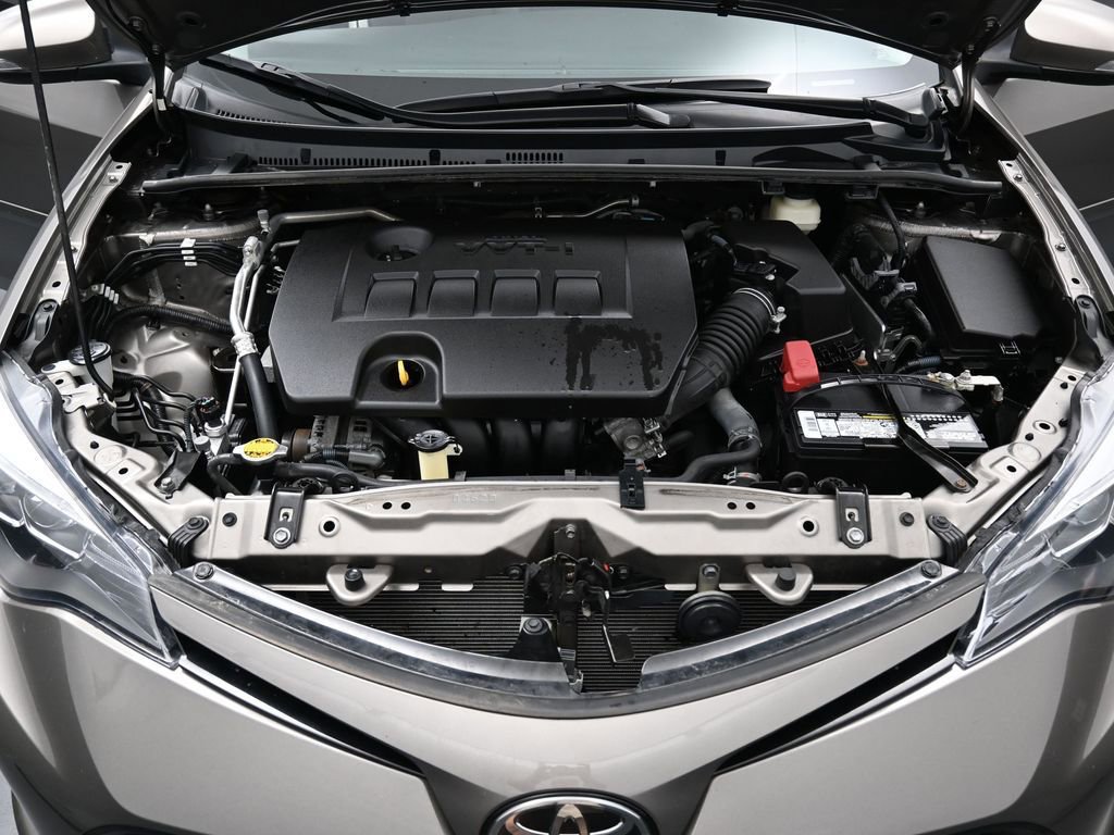 Used 2017 Toyota Corolla SE w/ SE Premium Package image 33