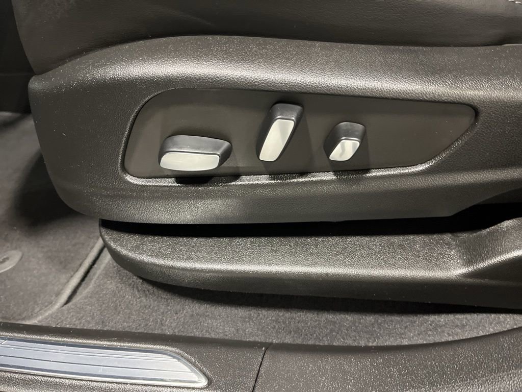 Used 2022 Cadillac XT5 Premium Luxury w/ Technology Package image 17