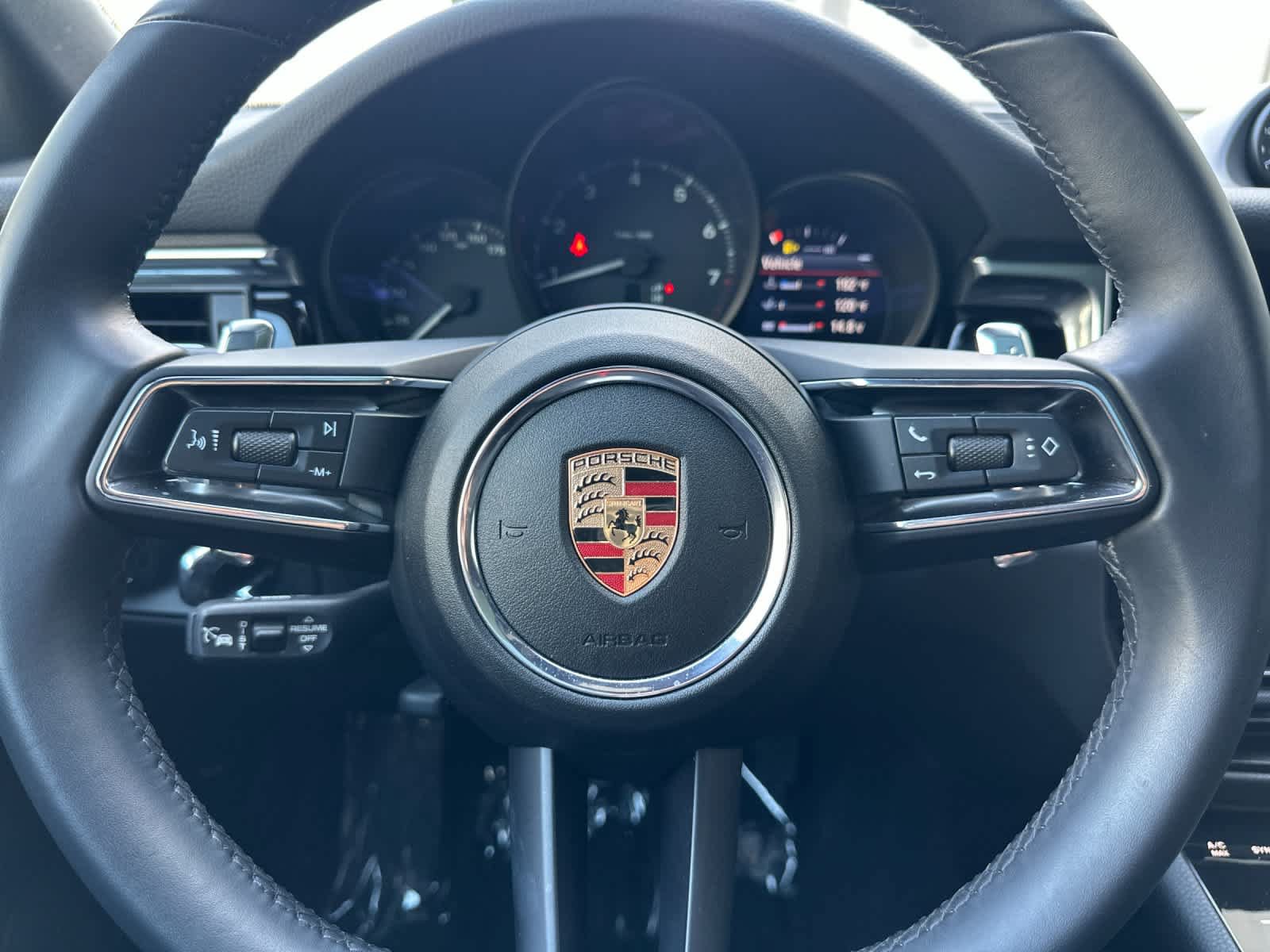 Certified 2025 Porsche Macan AWD/4WD image 25