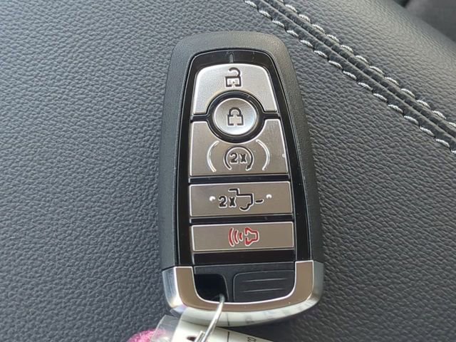 New 2025 Ford F250 Lariat w/ Chrome Package image 31