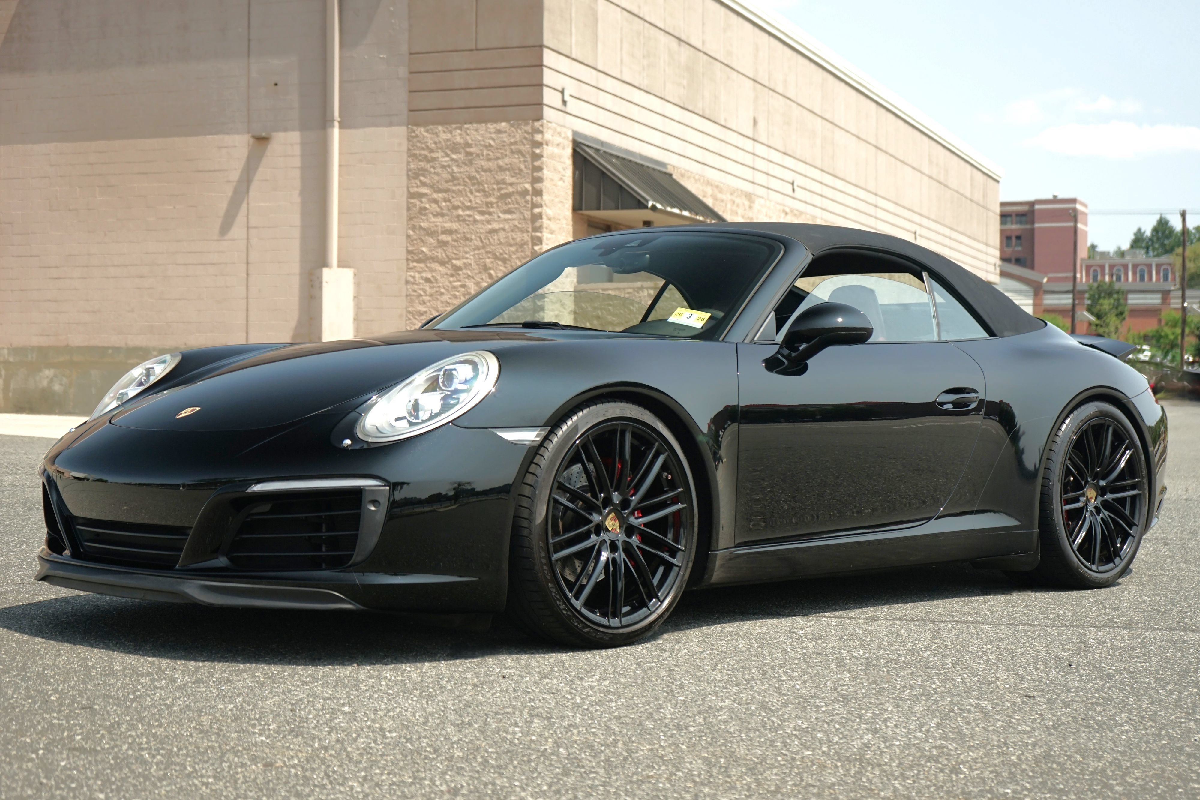 Used 2017 Porsche 911 Carrera RWD image 3