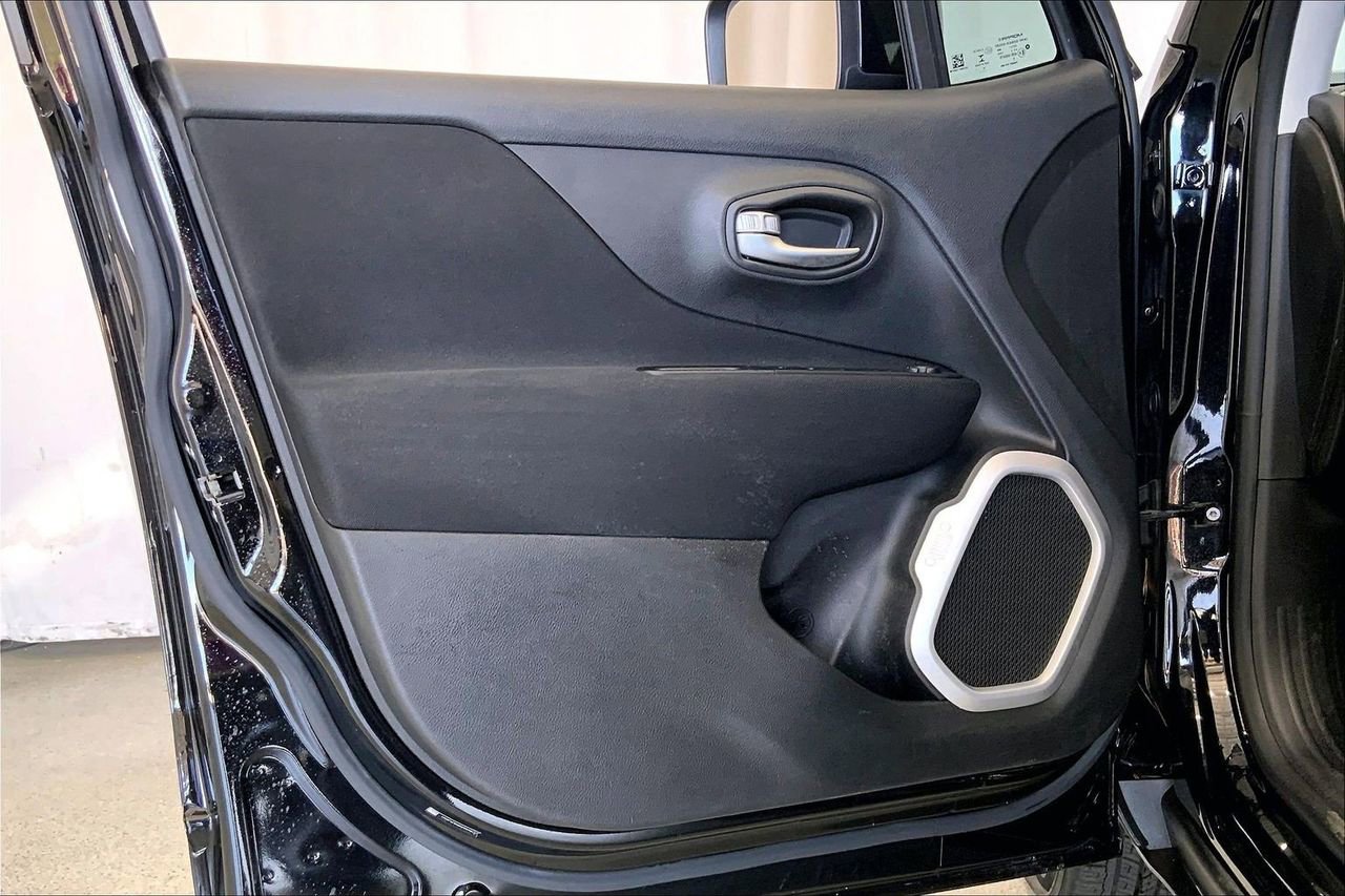 Used 2020 Jeep Renegade Latitude image 25