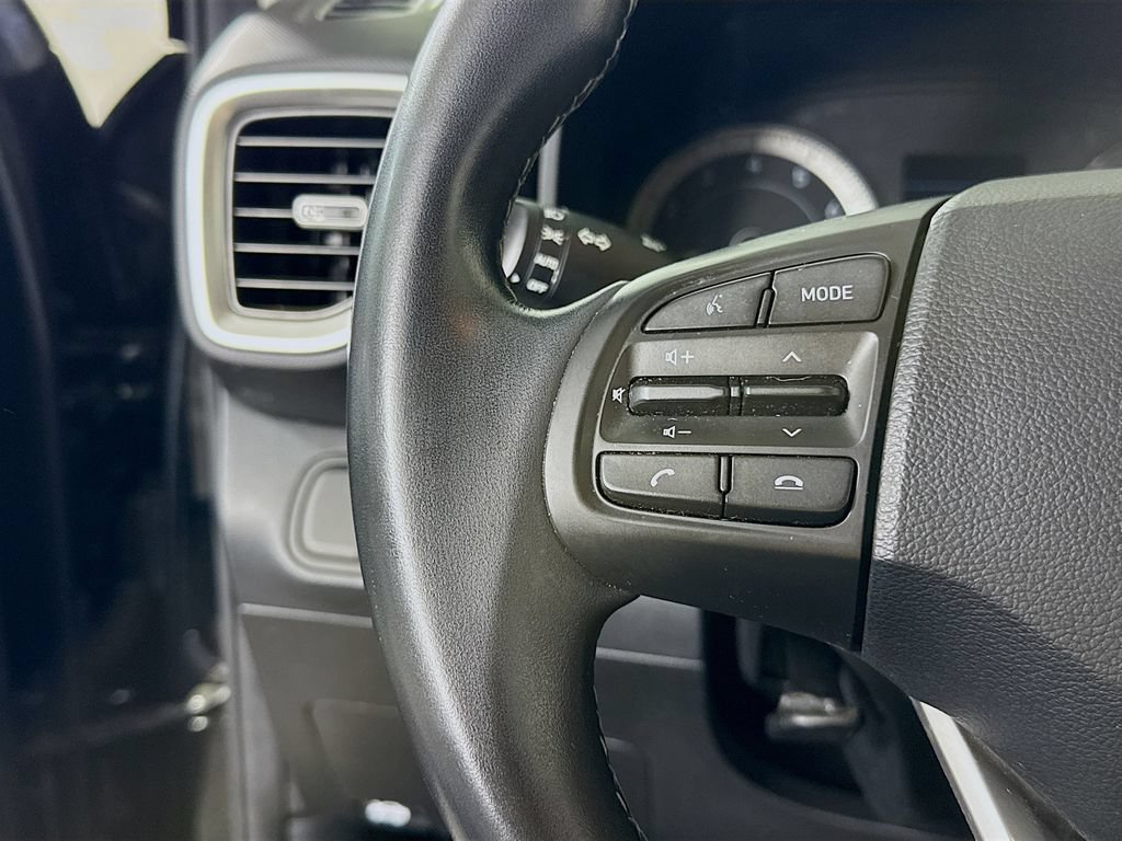 Certified 2021 Hyundai Venue SEL FWD image 20