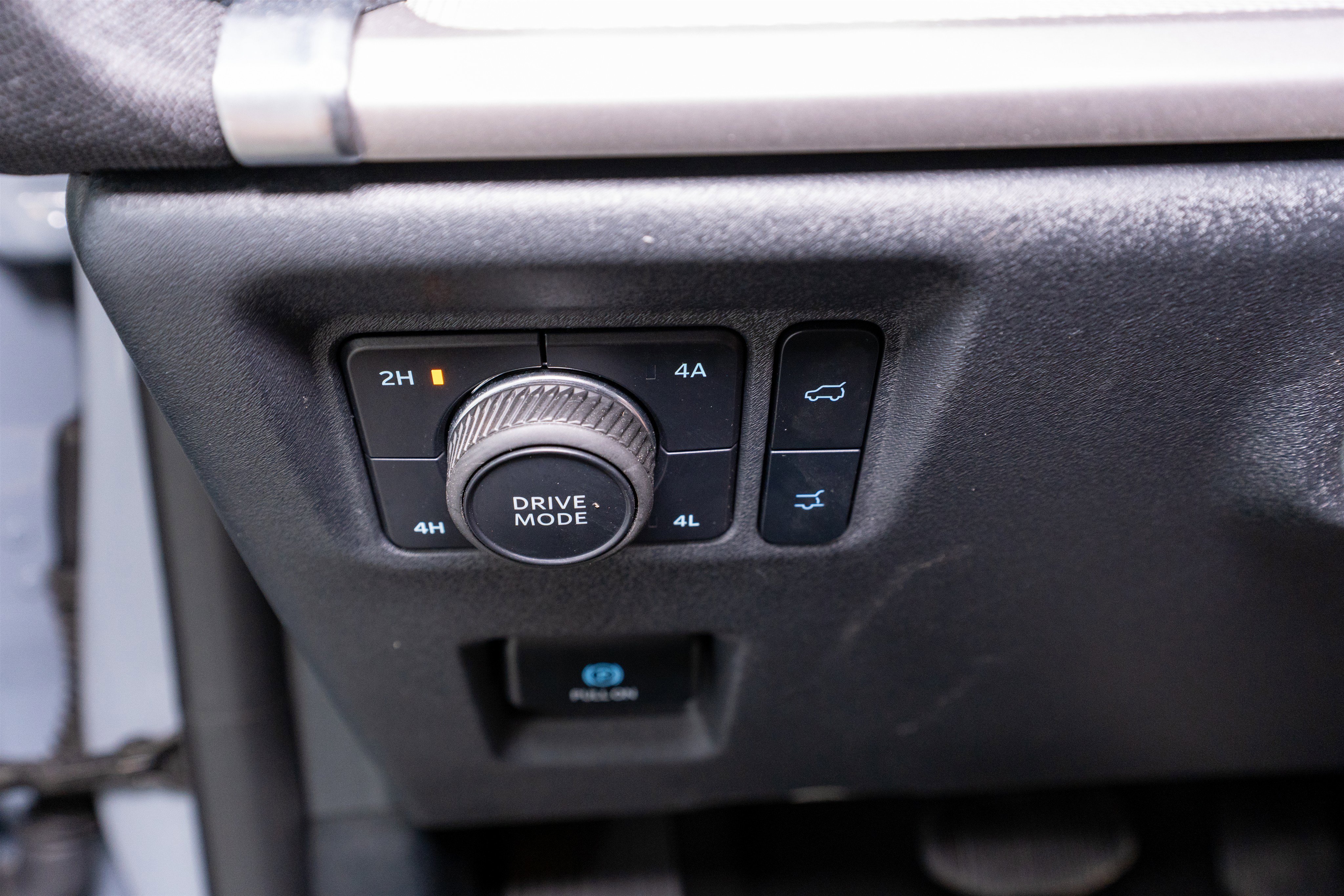 Used 2025 Ford Expedition Active AWD/4WD image 32