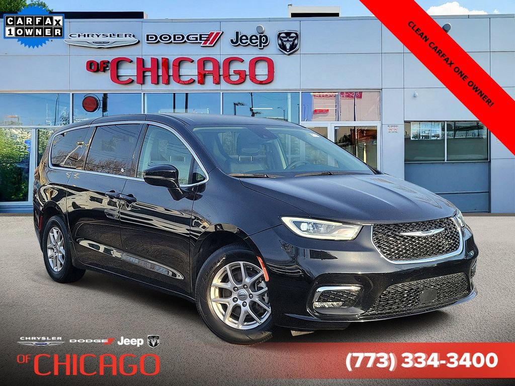 Used 2024 Chrysler Pacifica Touring-L image 1
