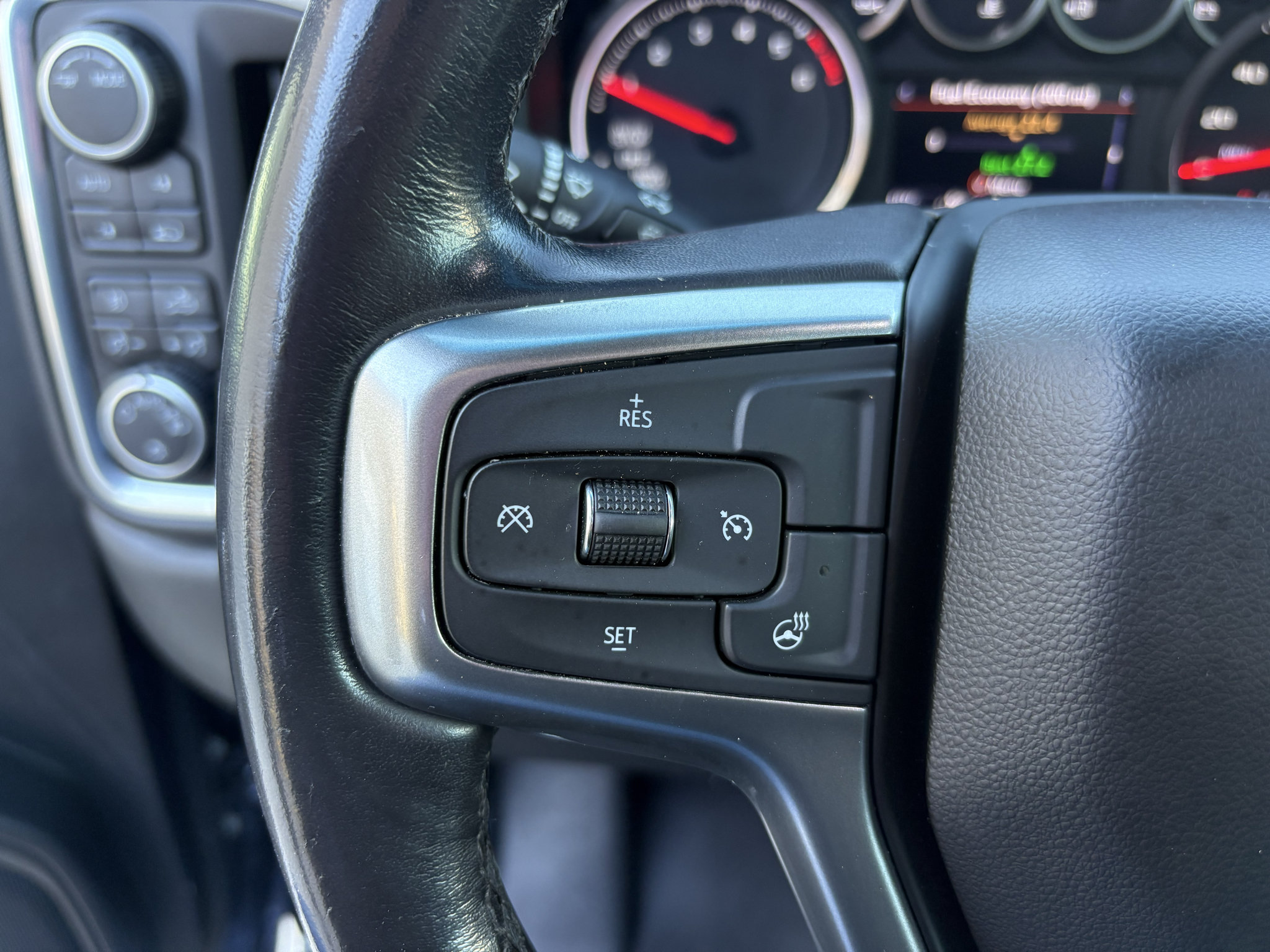 Used 2021 Chevrolet Silverado 1500 RST w/ Bed Protection Package AWD/4WD image 14