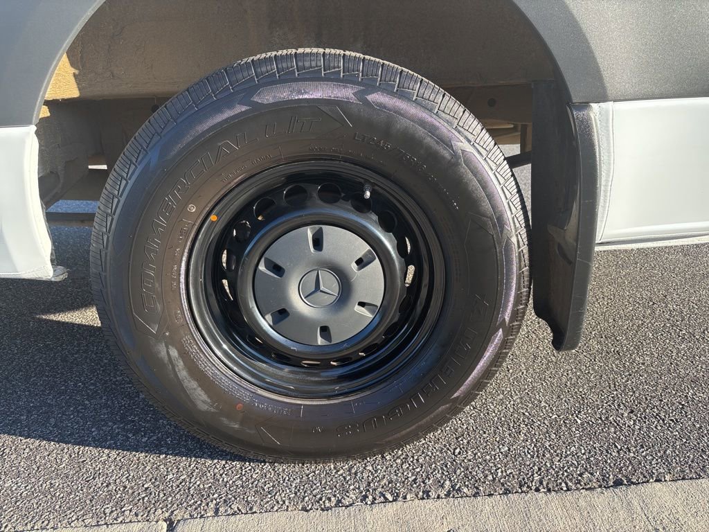 Used 2025 Mercedes-Benz Sprinter 2500 image 13