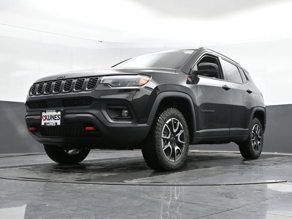 New 2026 Jeep Compass Trailhawk w/ Trailer Tow Group AWD/4WD image 44