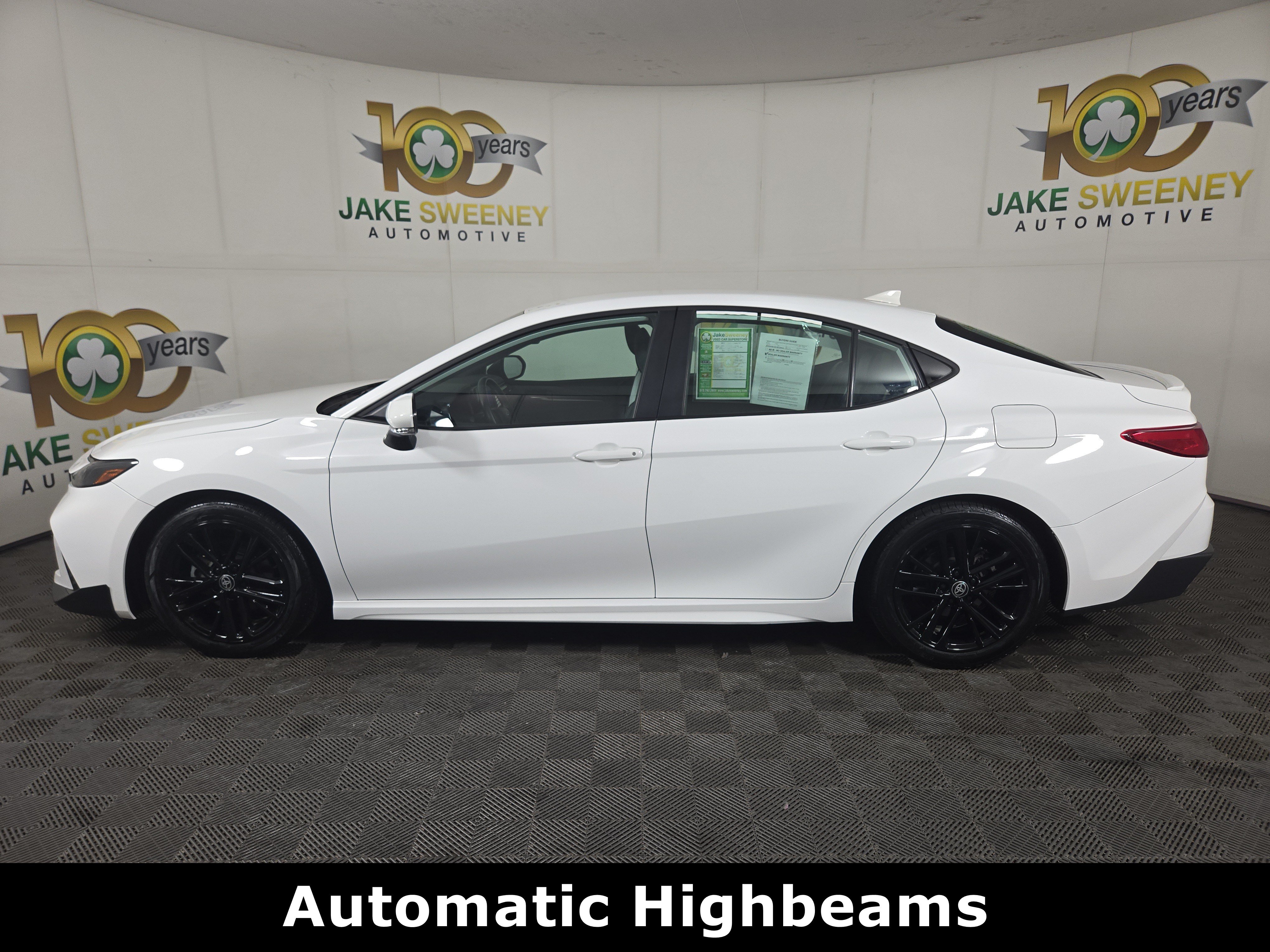 Used 2025 Toyota Camry SE FWD image 4