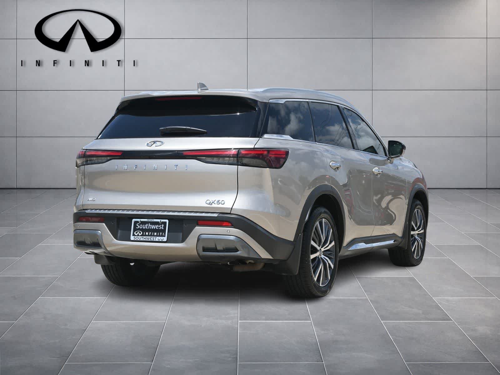 Used 2023 INFINITI QX60 Sensory w/ Cargo Package AWD/4WD image 6