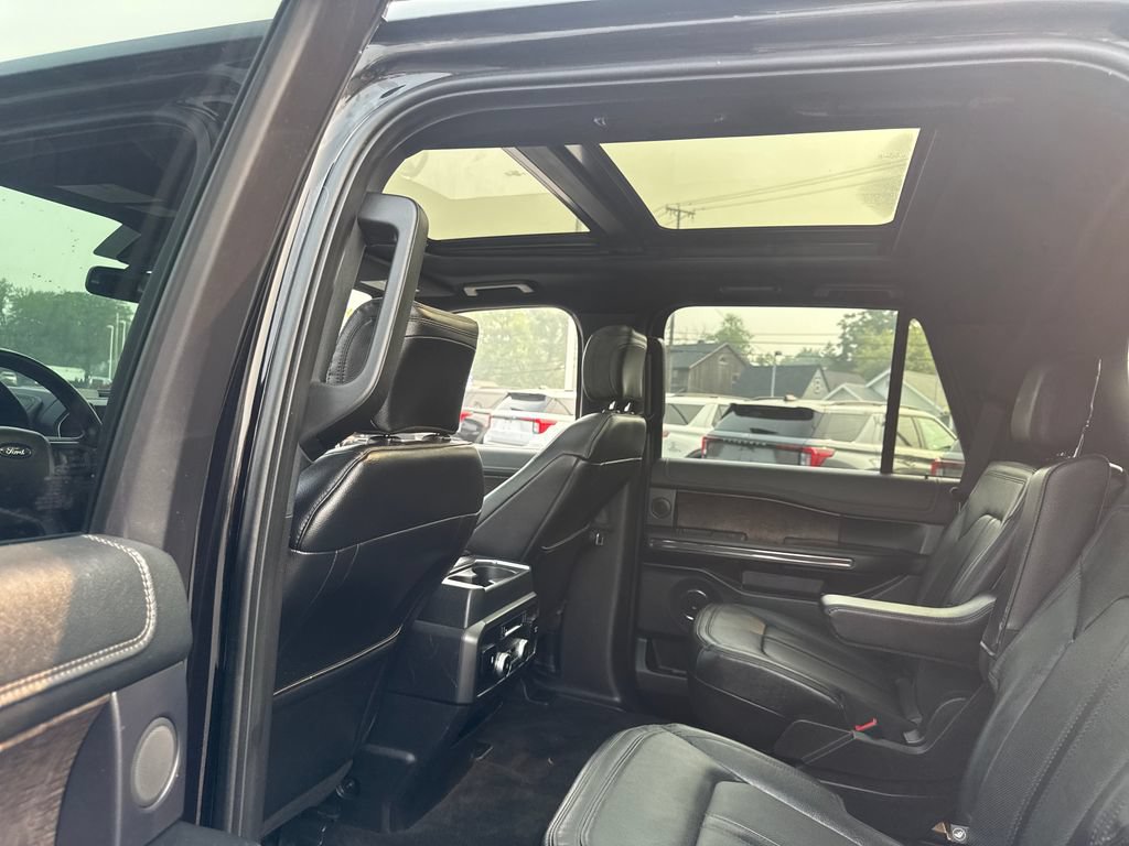 Used 2019 Ford Expedition Limited w/ Equipment Group 301A RWD image 26