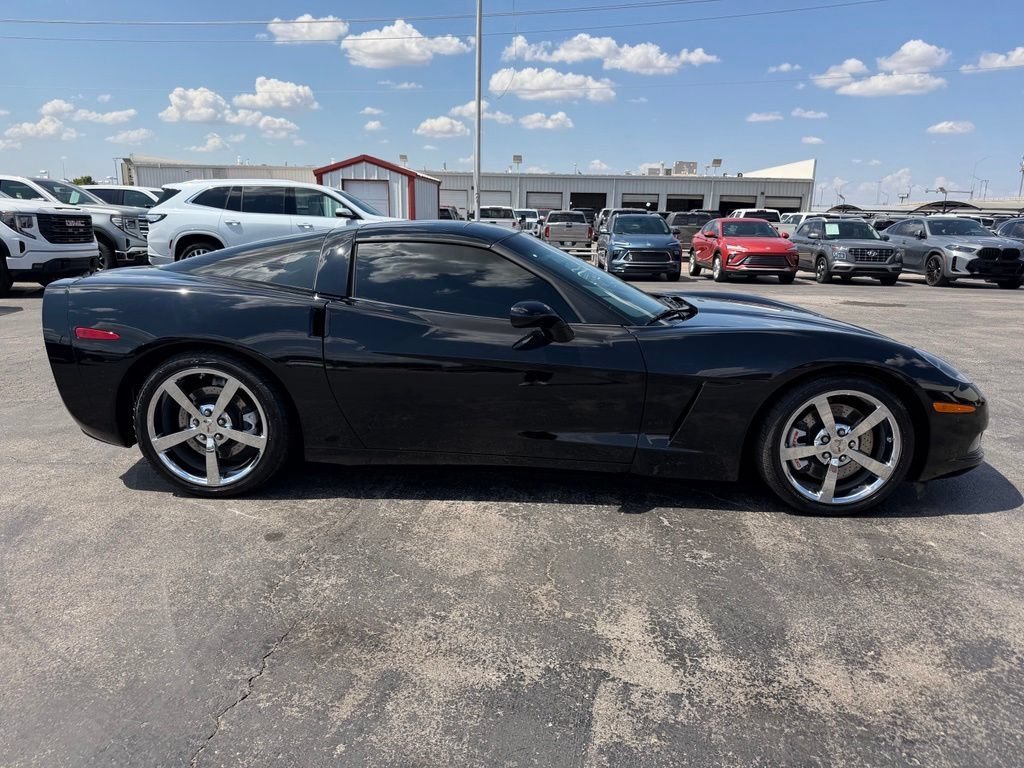 Used 2009 Chevrolet Corvette Coupe w/ Preferred Equipment Group RWD image 3