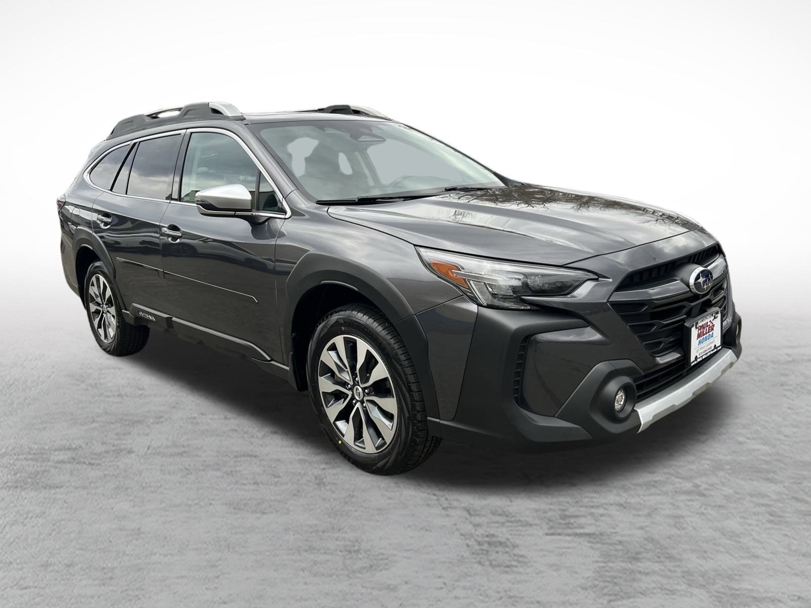 Used 2023 Subaru Outback Touring image 3