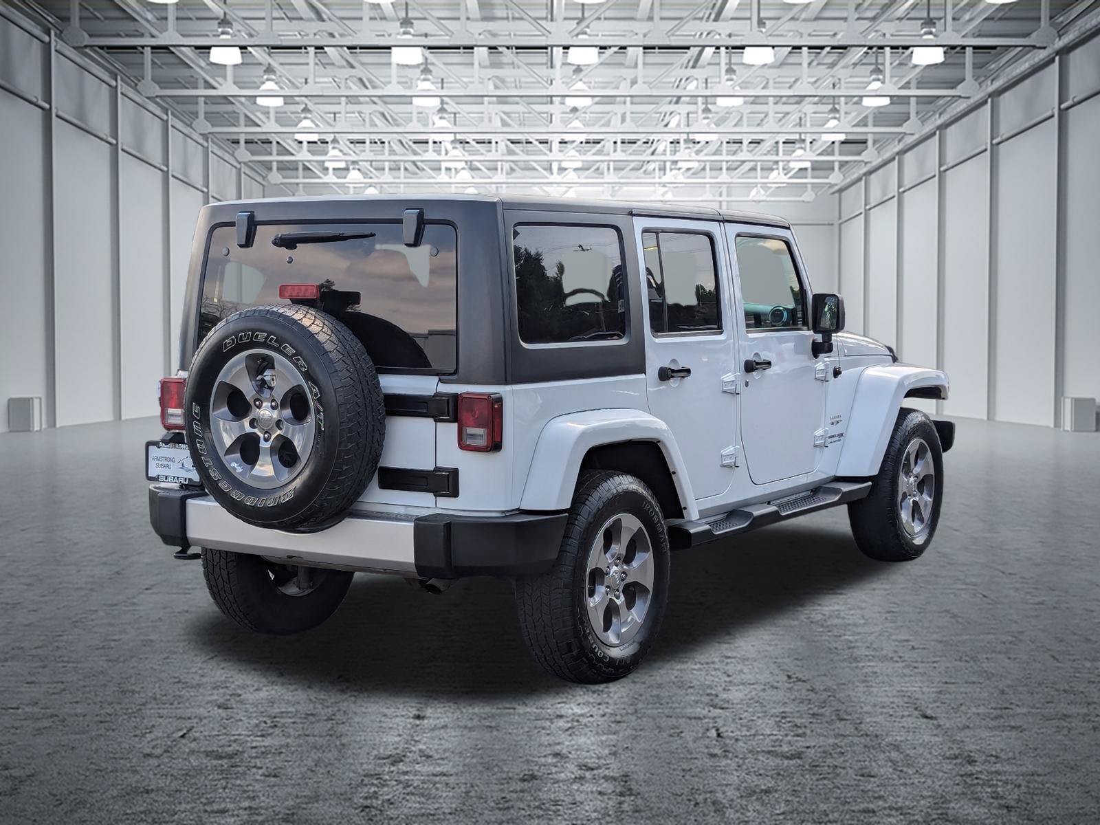 Used 2018 Jeep Wrangler Unlimited Sahara w/ Connectivity Group AWD/4WD image 5