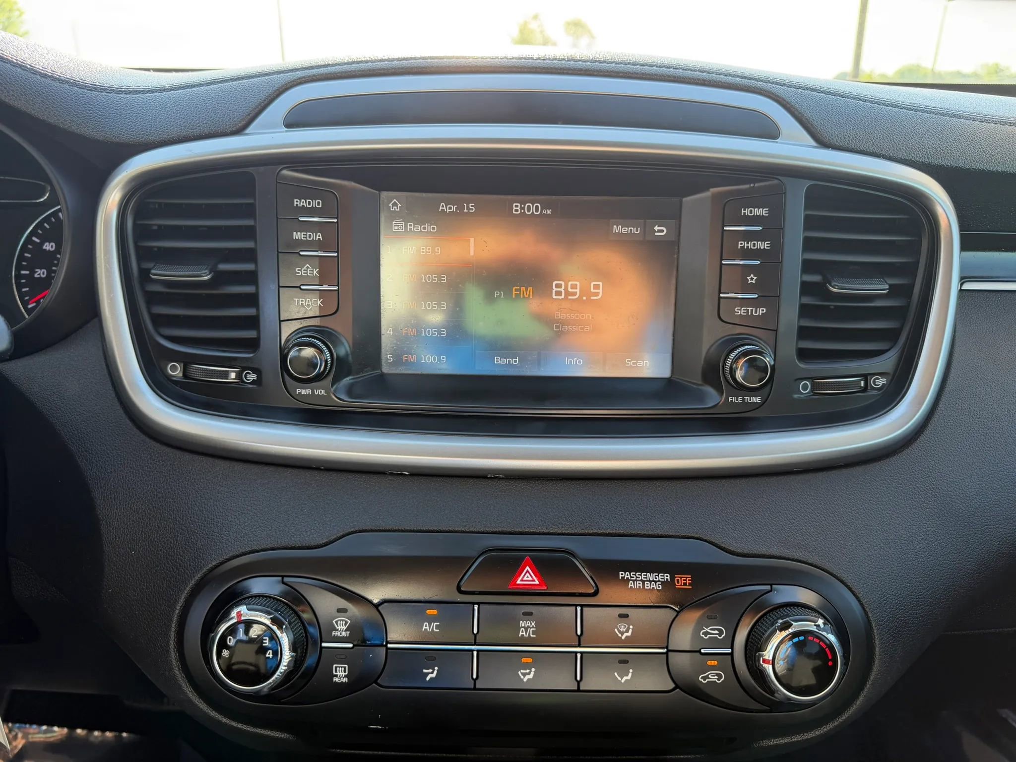 Used 2019 Kia Sorento LX image 16