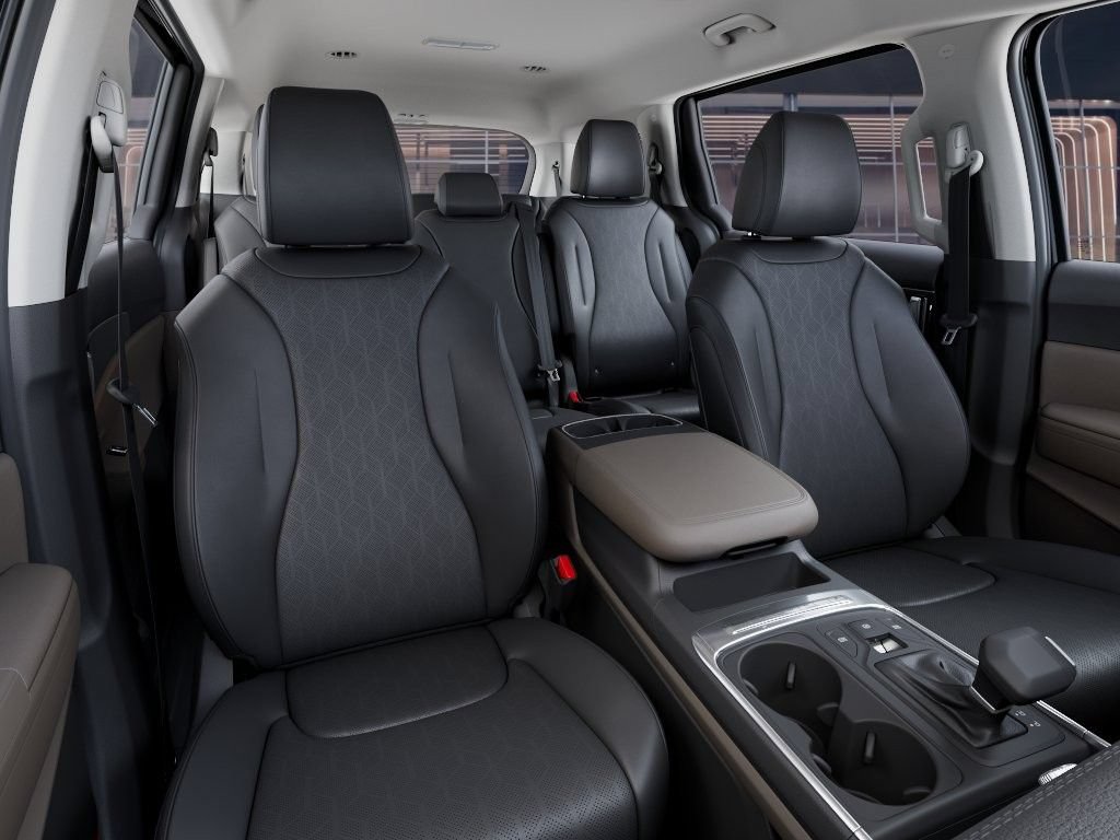 New 2026 Kia Carnival FWD image 16