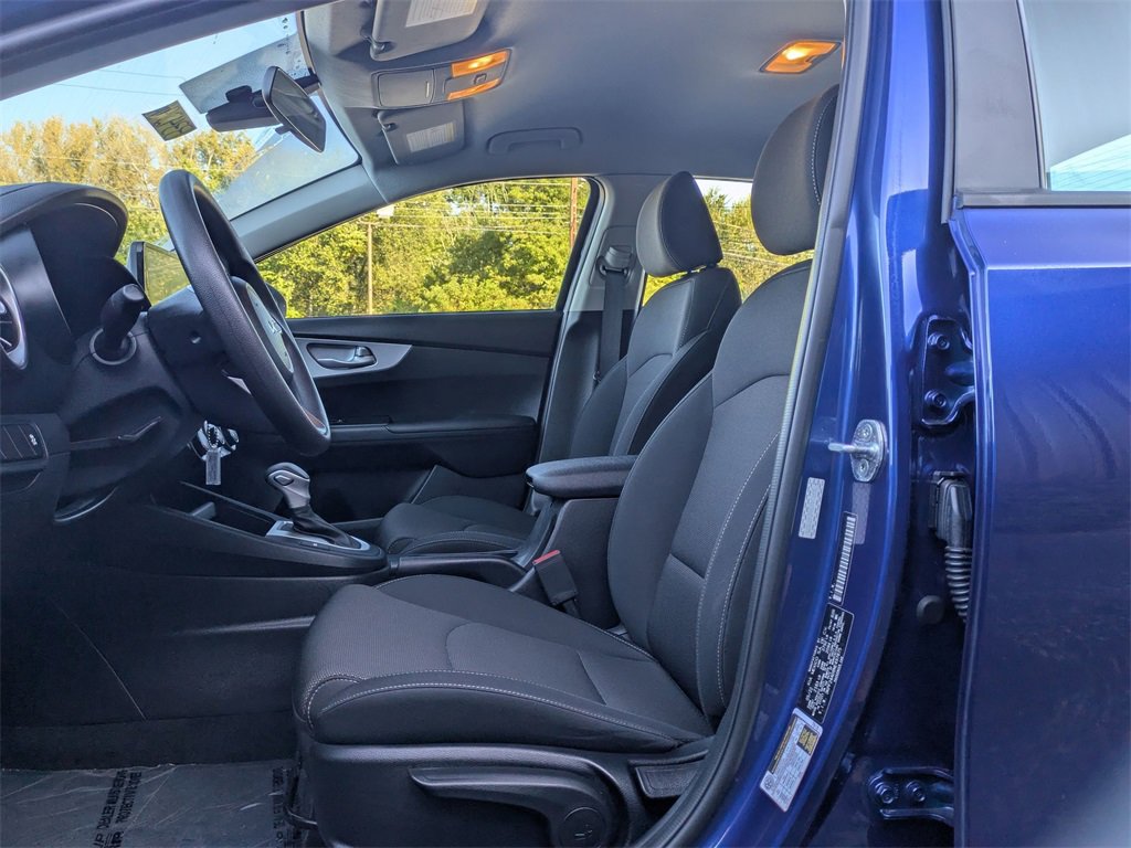 Used 2022 Kia Forte LXS image 12
