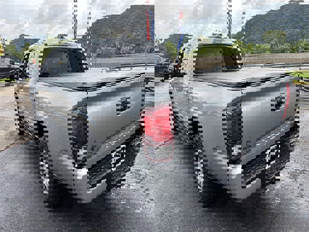 Used 2023 Toyota Tacoma SR w/ SR Convenience Package image 8