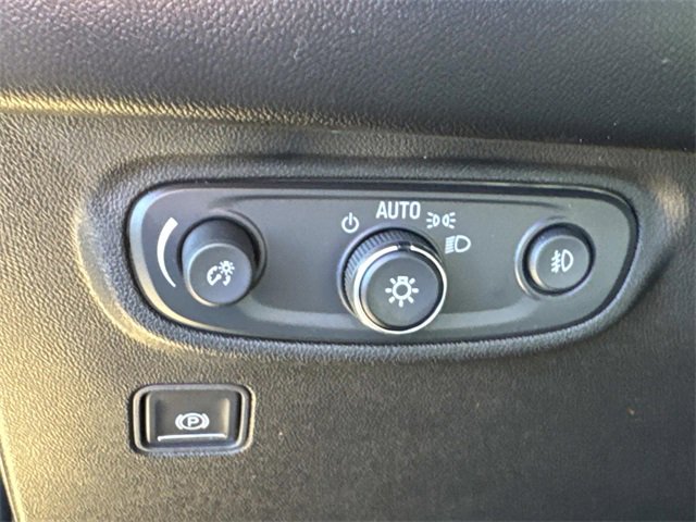 Used 2022 GMC Terrain SLT image 26