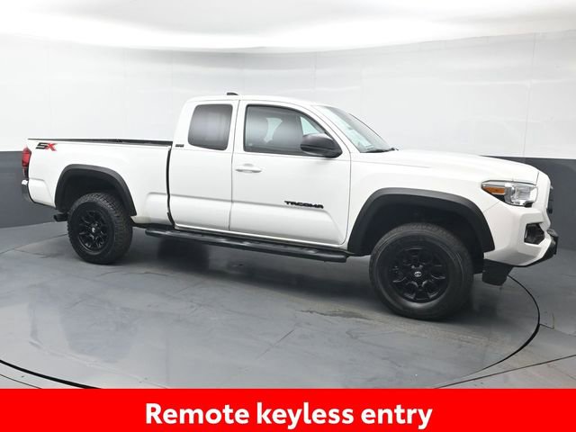 Used 2023 Toyota Tacoma SR5 AWD/4WD image 9