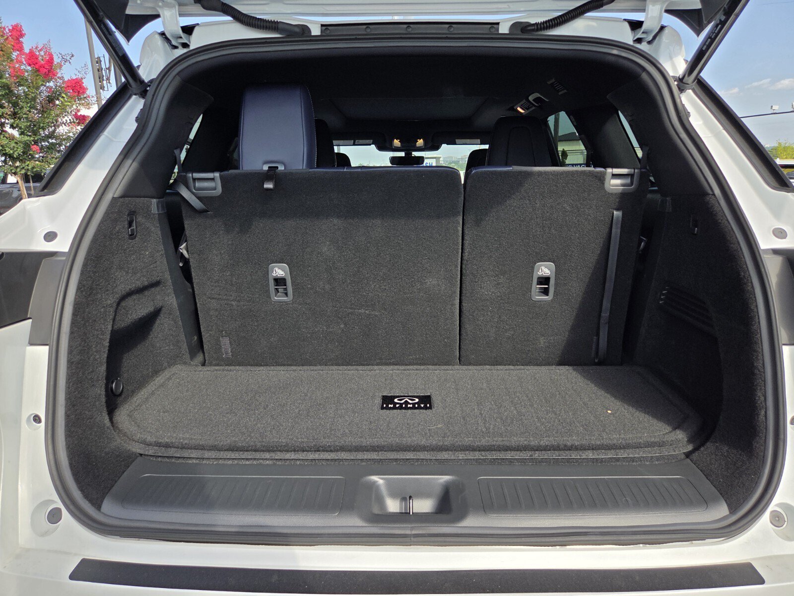Used 2026 INFINITI QX60 Sport w/ Dark Cargo Package AWD/4WD image 34