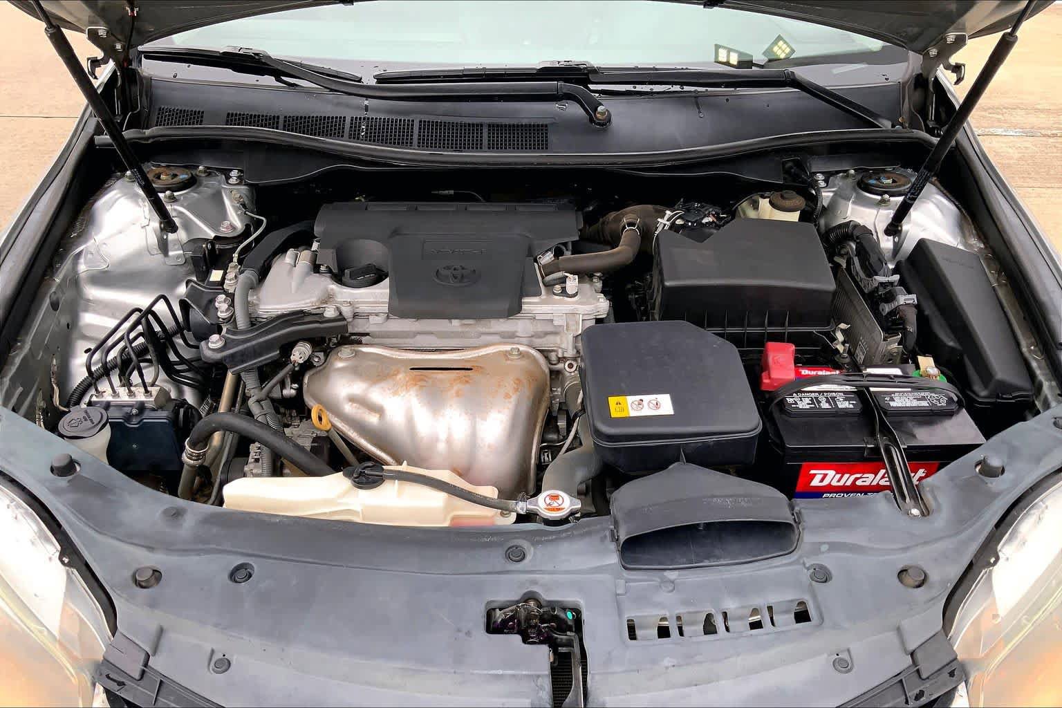 Used 2017 Toyota Camry SE w/ Moonroof Package FWD image 30