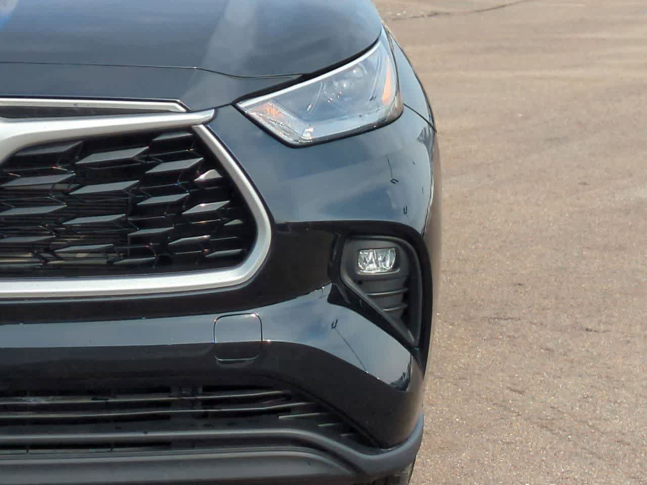Used 2022 Toyota Highlander XLE image 10