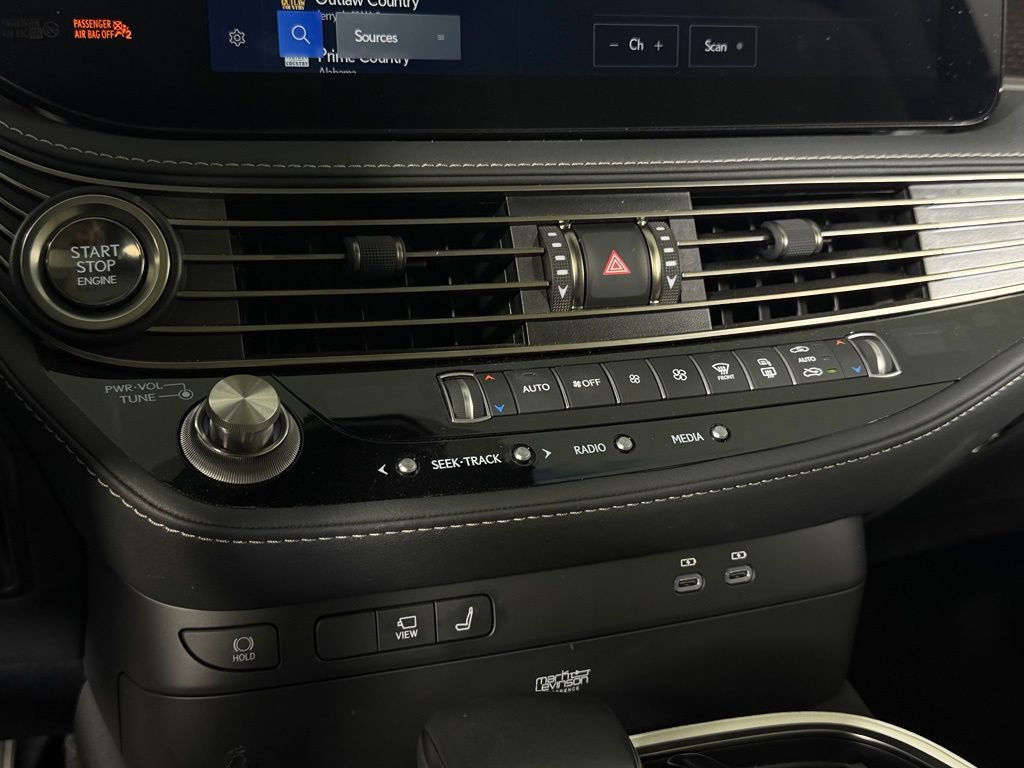 Used 2023 Lexus LS 500 w/ Interior Upgrade Package RWD image 17