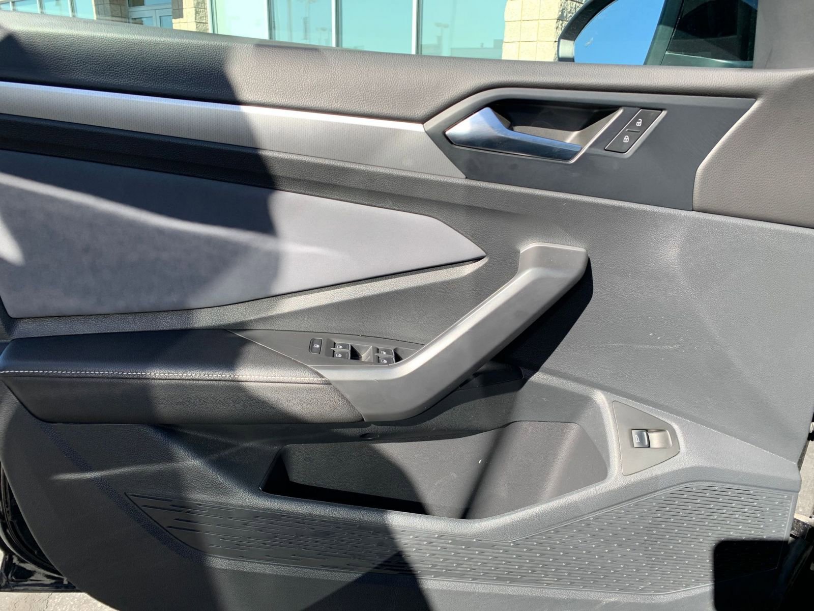 Used 2025 Volkswagen Jetta SE image 20