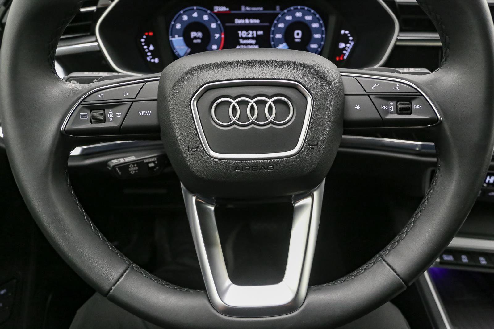 Used 2025 Audi Q3 2.0T Premium Plus w/ Premium Plus Package AWD/4WD image 39