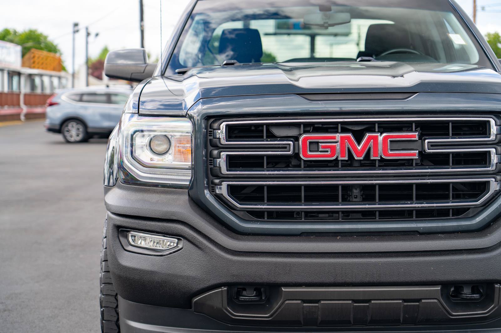 Used 2017 GMC Sierra 1500 SLE w/ Elevation Edition AWD/4WD image 5