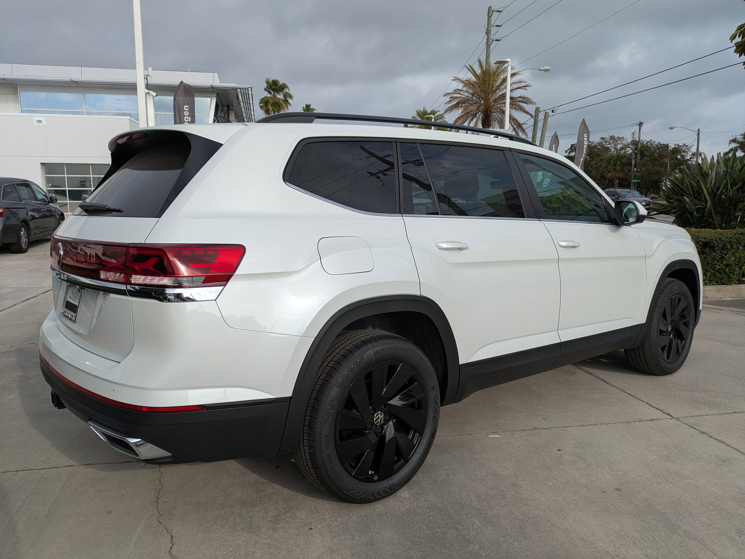 New 2026 Volkswagen Atlas SE image 4