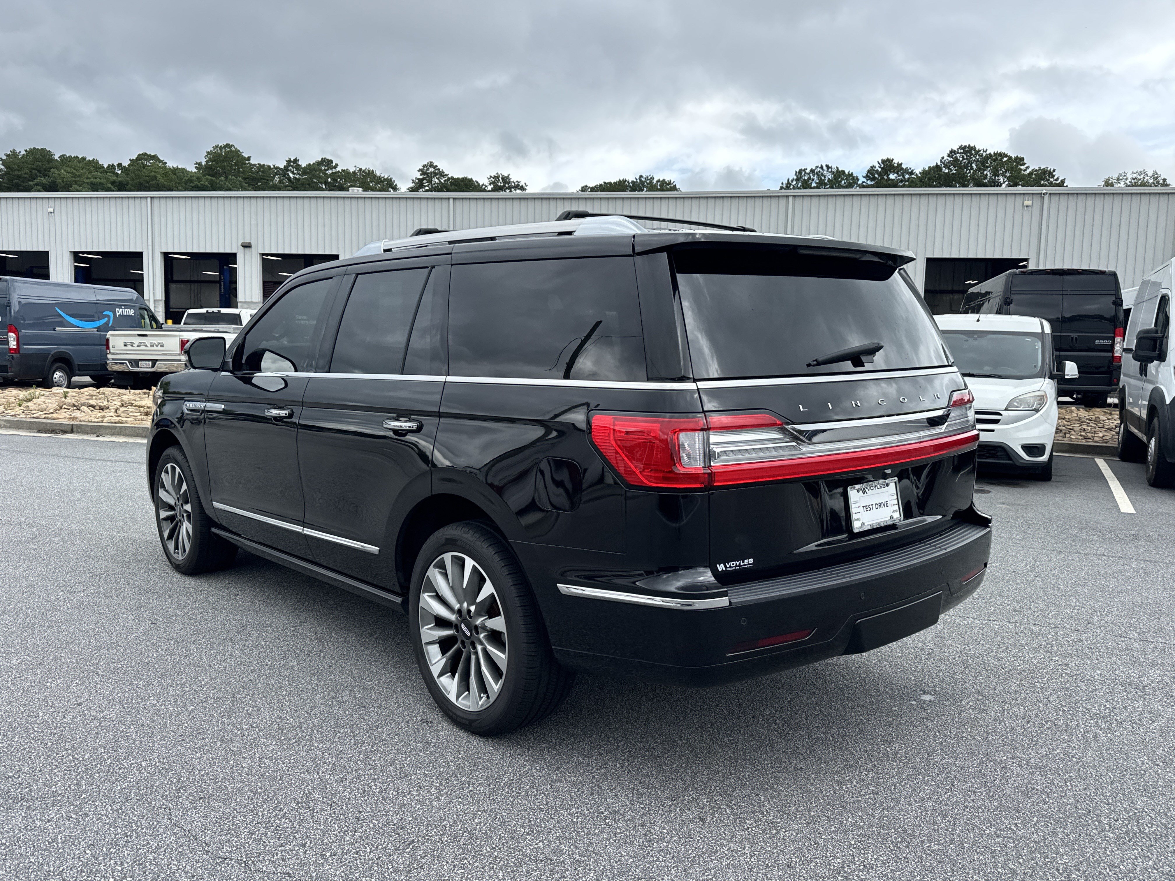 Used 2019 Lincoln Navigator Select w/ Cargo Package RWD image 6