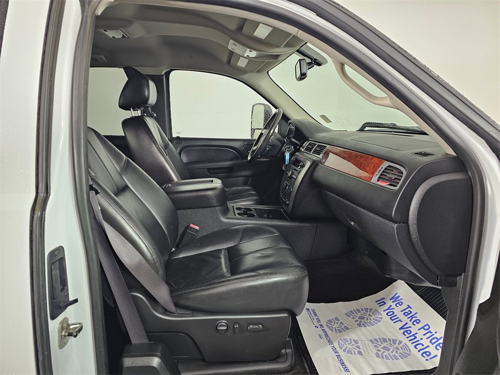 Used 2011 GMC Sierra 3500 SLT w/ SLT Convenience Package image 12