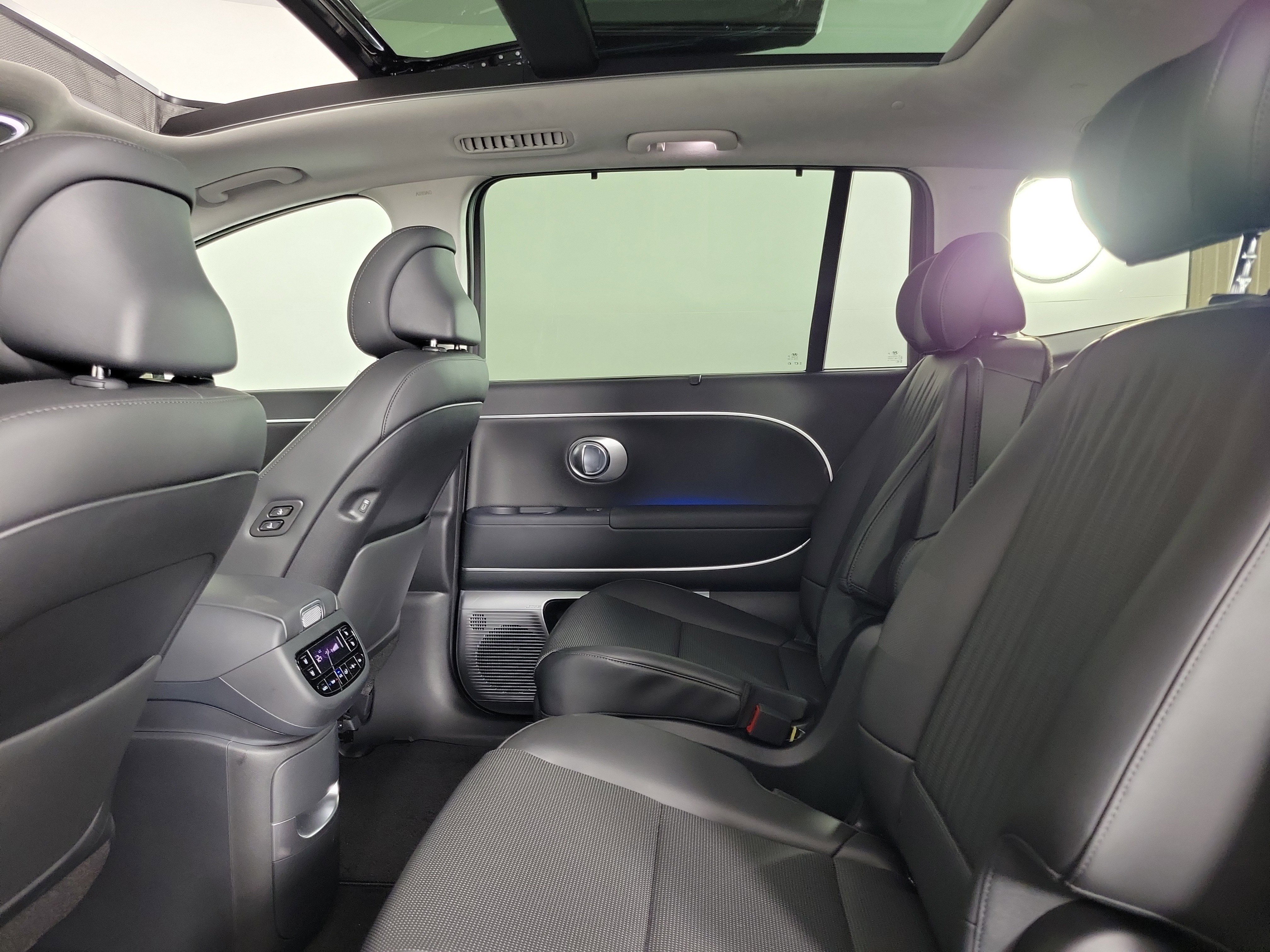 New 2026 Hyundai Ioniq 9 Calligraphy image 30