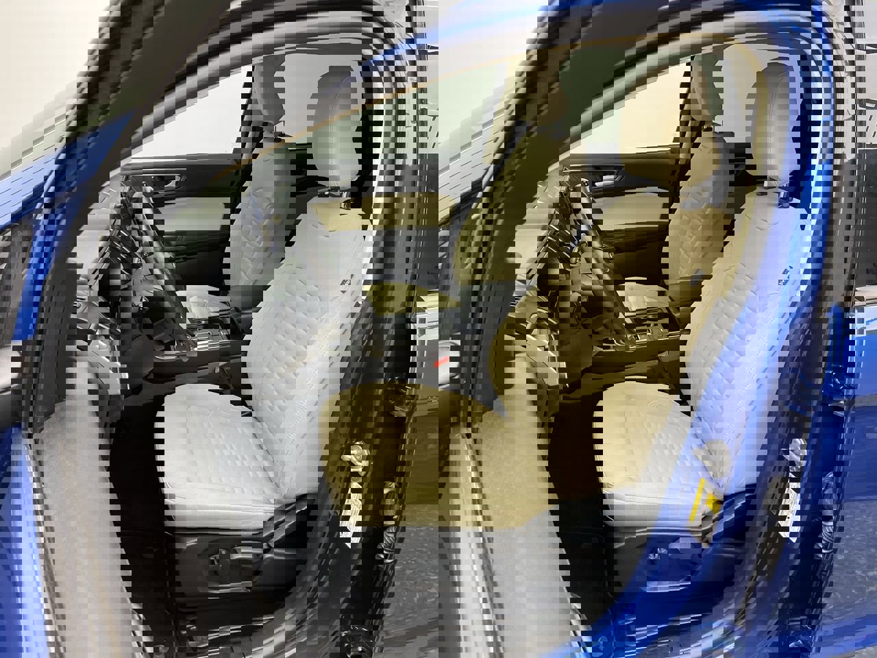 Used 2023 Ford Edge SE image 8