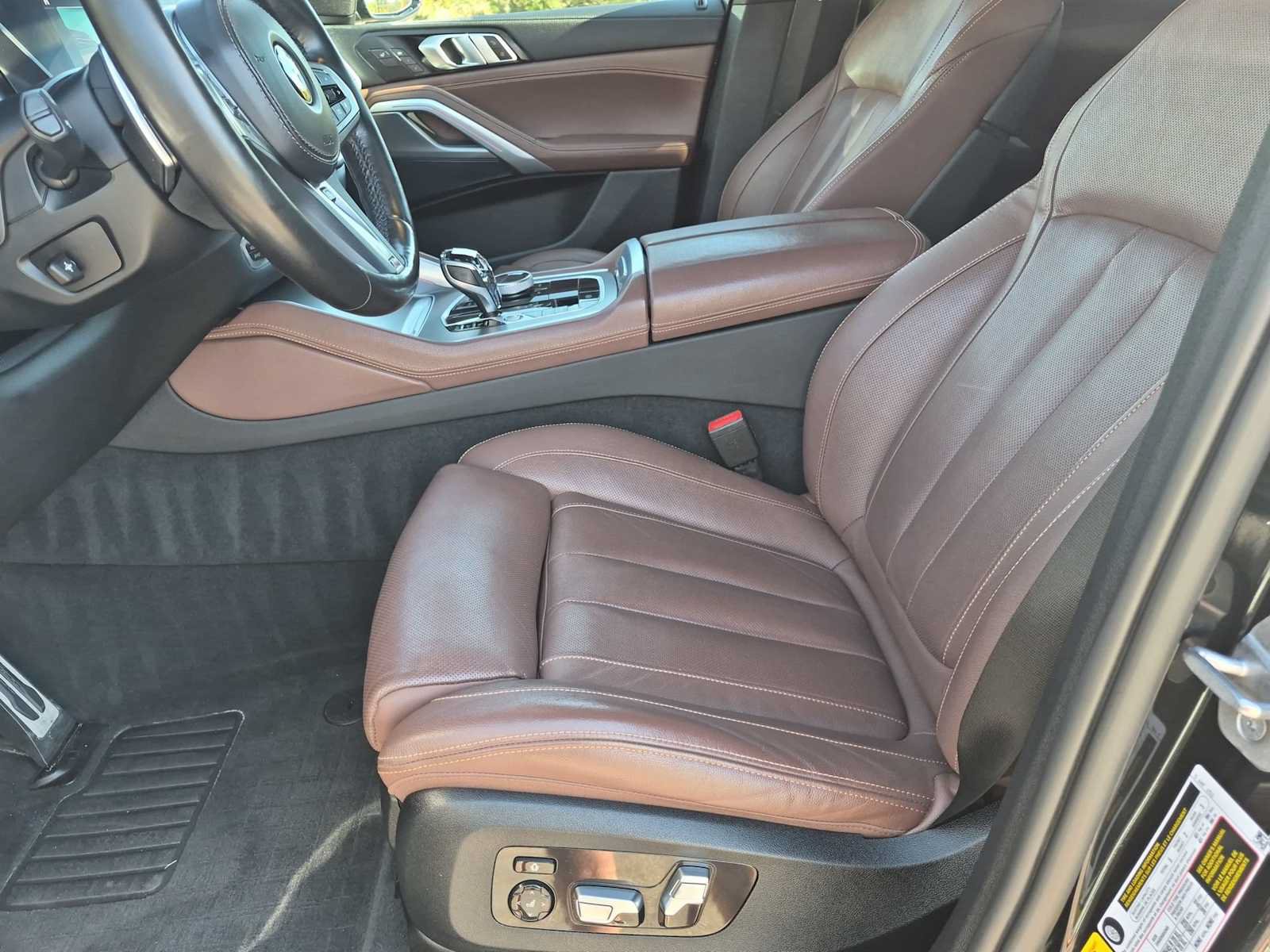 Used 2022 BMW X6 xDrive40i w/ M Sport Package AWD/4WD image 16