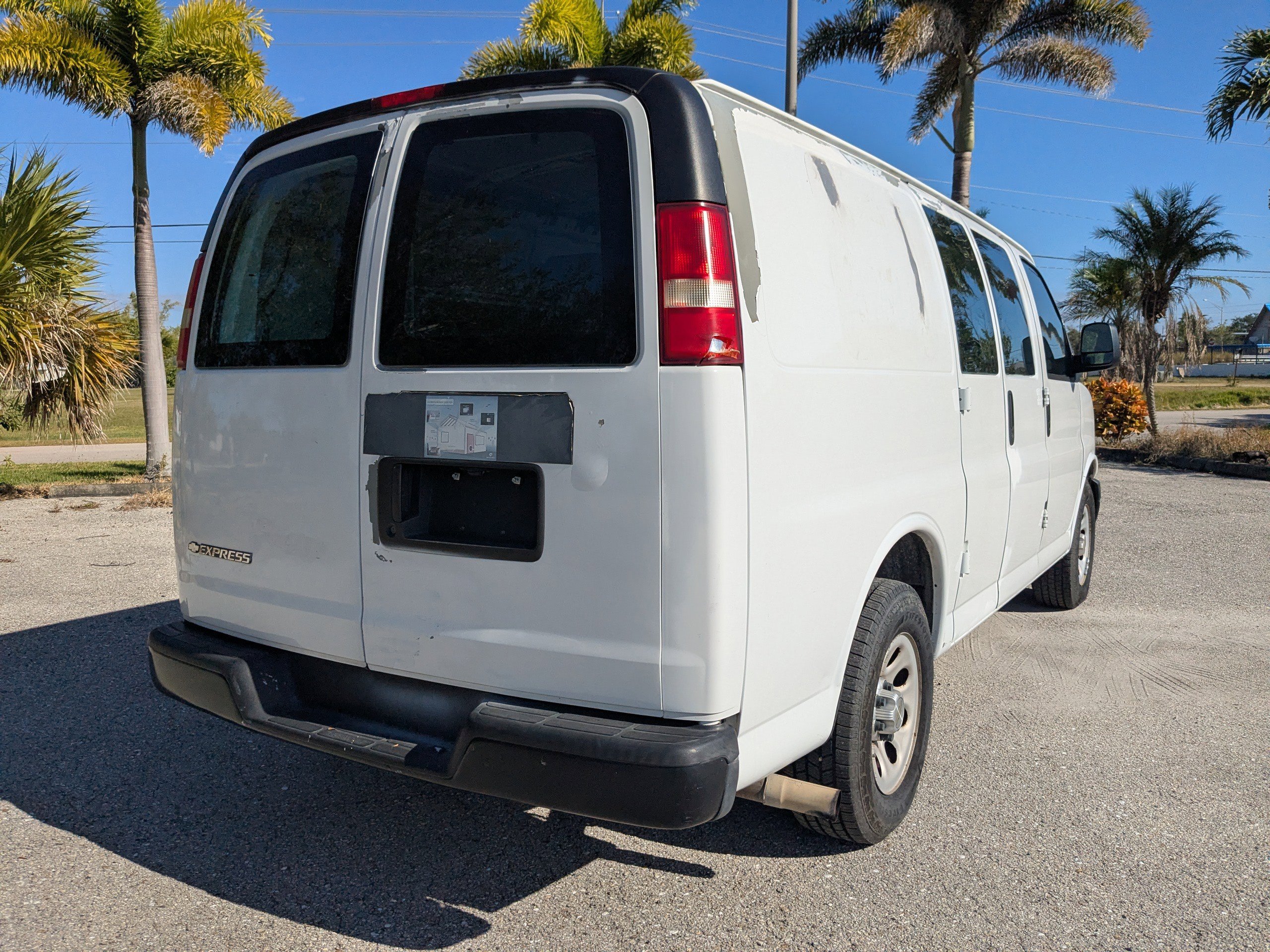Used 2012 Chevrolet Express 1500 image 4