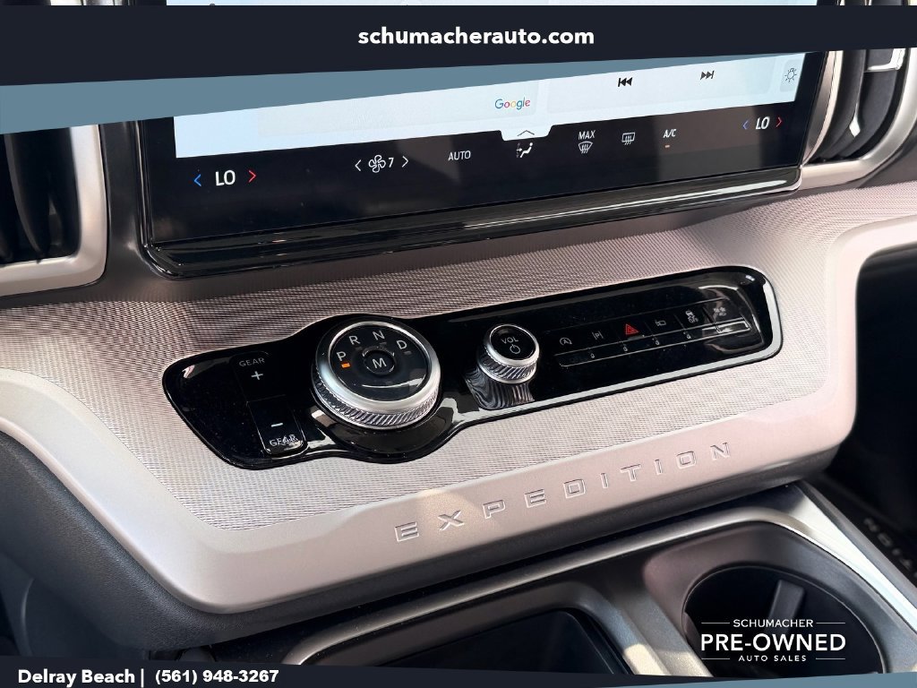 Used 2025 Ford Expedition Active RWD image 19