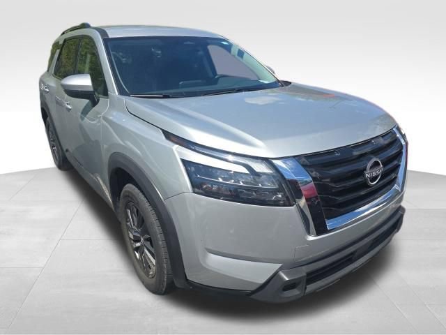 Used 2025 Nissan Pathfinder SV AWD/4WD image 7