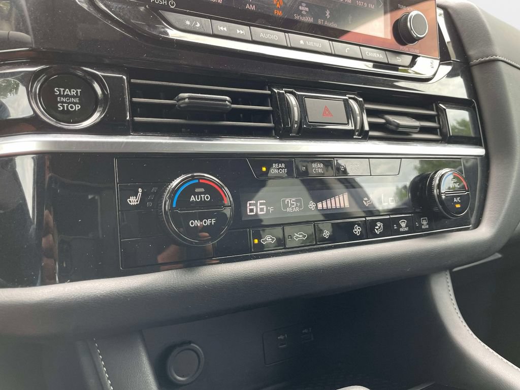 Used 2025 Nissan Pathfinder SV AWD/4WD image 27