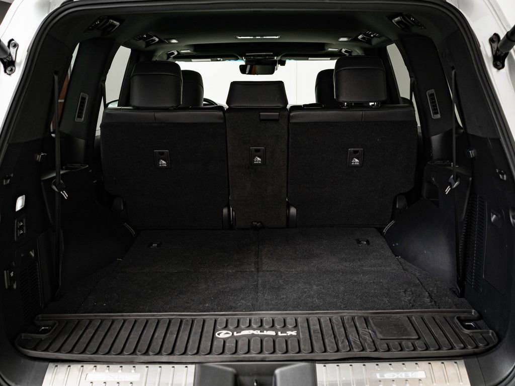 Used 2024 Lexus LX 600 4WD w/ Interior Upgrade Package image 20