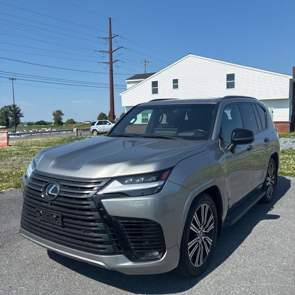Used 2023 Lexus LX 600 4WD w/ Appearance Package image 2