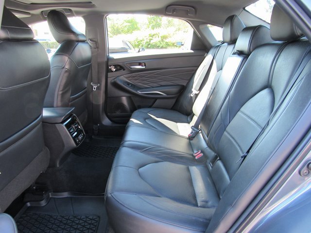 Used 2022 Toyota Avalon Limited image 24
