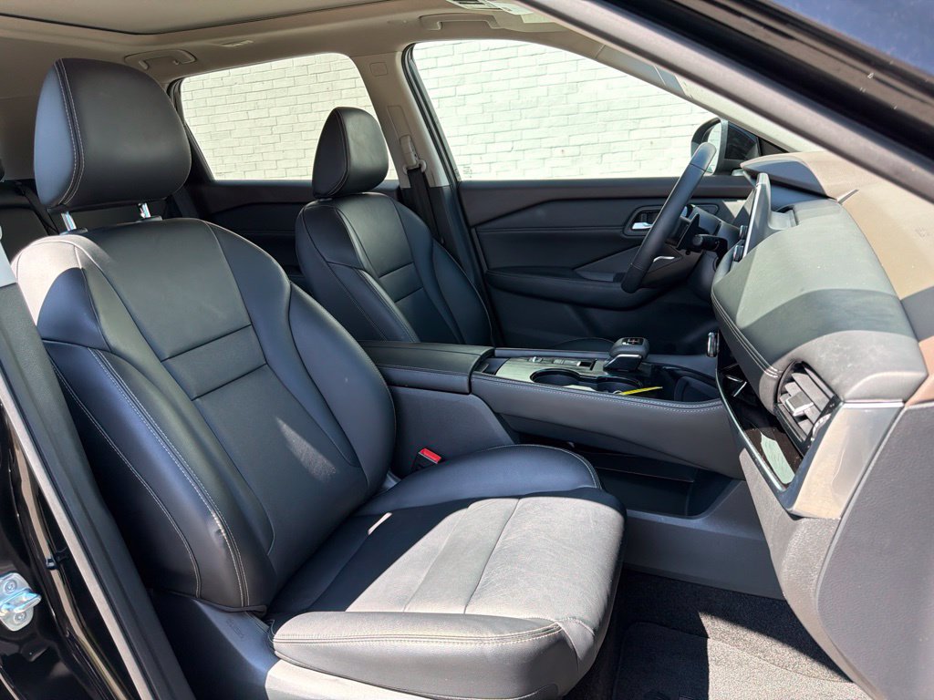Used 2023 Nissan Rogue SL FWD image 13
