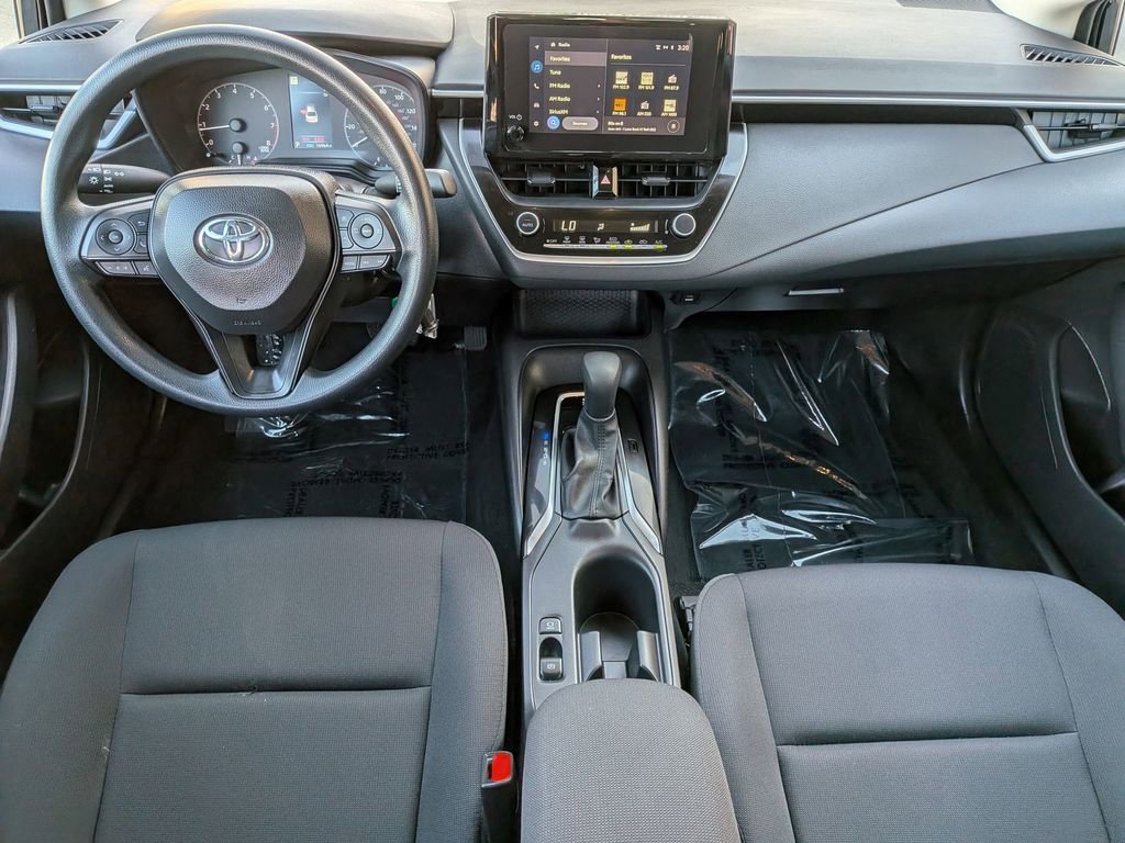 Used 2025 Toyota Corolla LE image 20
