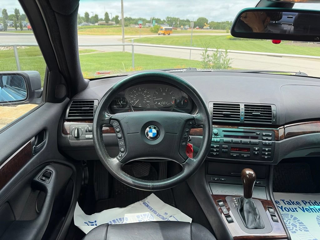 Used 2004 BMW 325i Sedan RWD image 37
