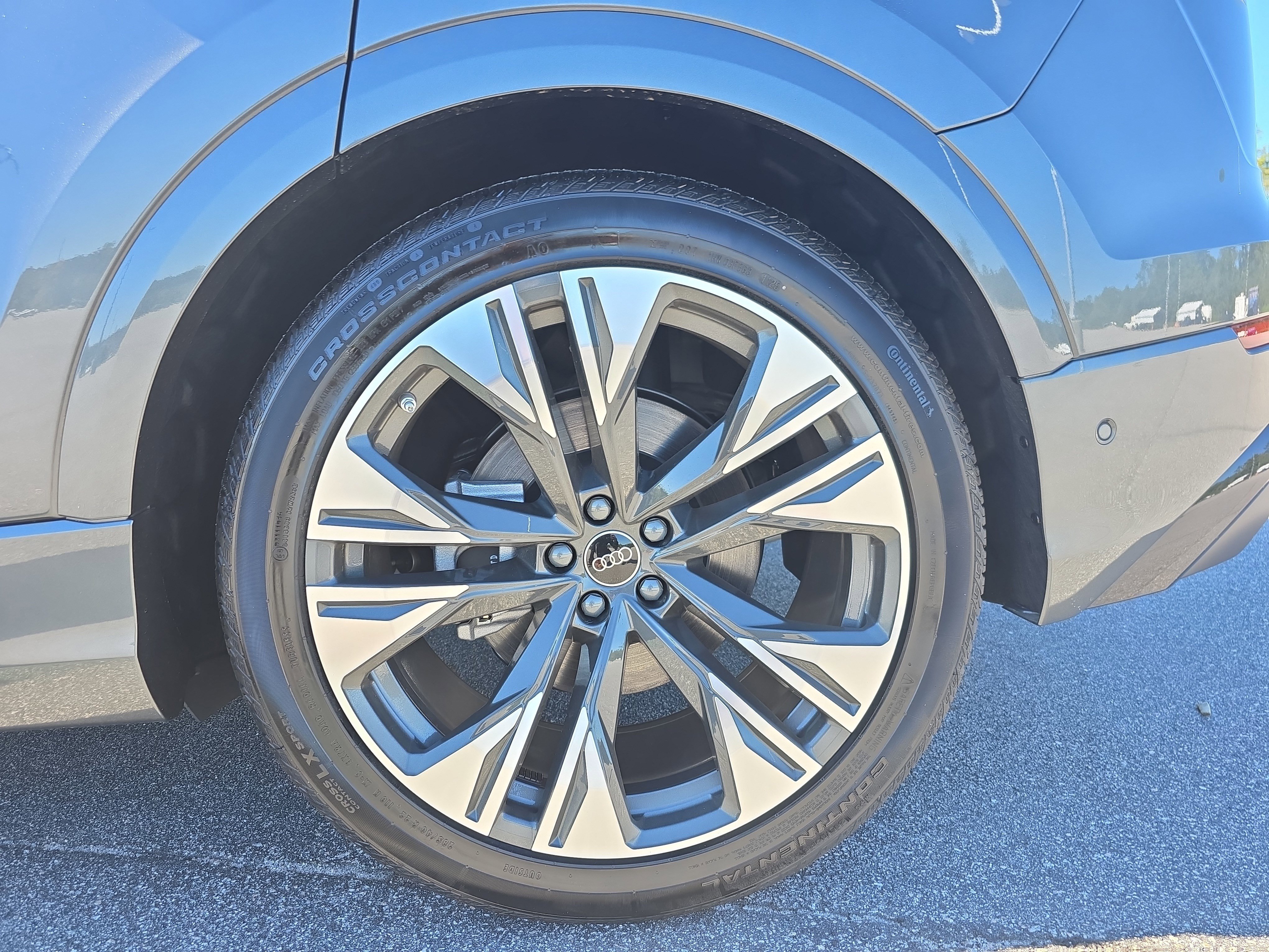 New 2025 Audi Q8 Premium Plus image 32