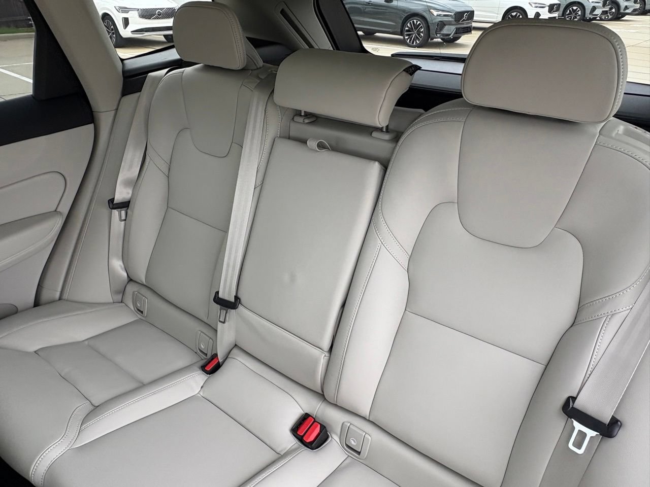 New 2026 Volvo XC60 B5 Ultra w/ Protection Package Premier AWD/4WD image 23
