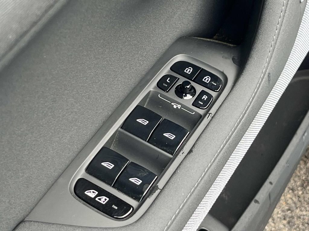 Used 2023 Polestar Polestar 2 w/ Pilot Pack image 23